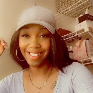 Meet your Posher, Anasa